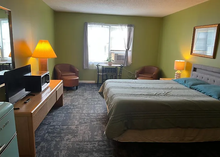 Grand Lake Hotel